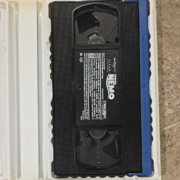 (J64) Finding Nemo VHS Tape - Blue and White - Picture 5 of 6
